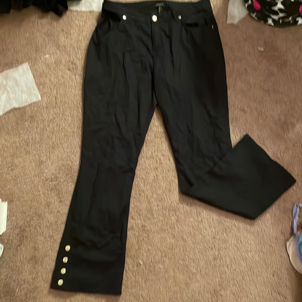 Slack like scrub pants.